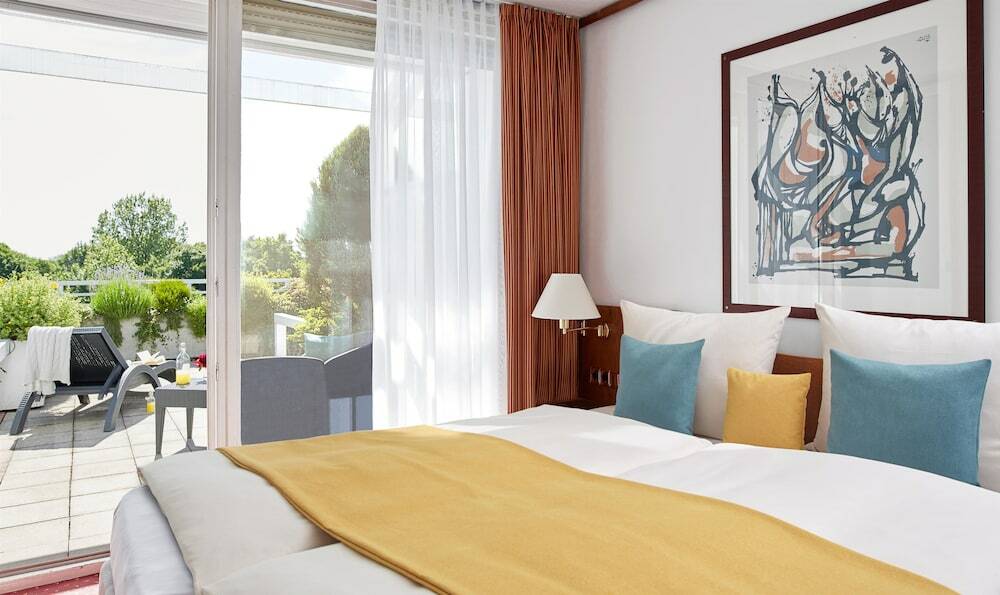 Living Am Olympiapark Aparthotel Munich